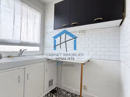 studio lumineux et fonctionnel de 23 m2 dans copropriété séc