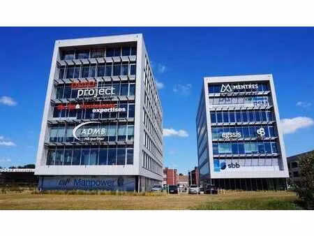 bureau prêt à l'emploi à louer le long de l'e40 à alost