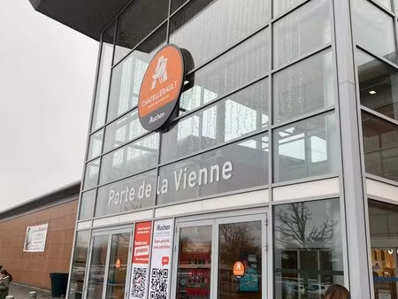 locaux commerciaux à louer dans le centre commercial auchan de chatellerault (86)