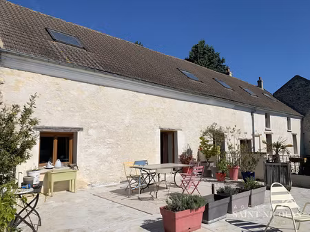 juziers. corps de ferme 294 m2 86 m2 réception  5 chambres 