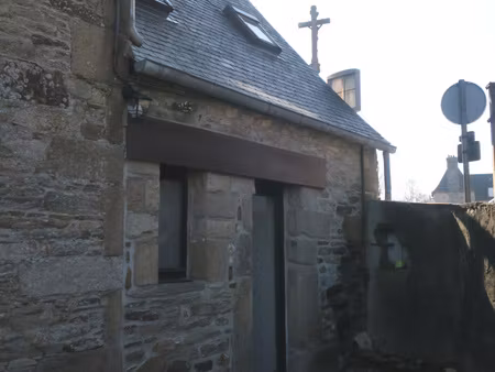 petite maison mitoyenne sur le secteur de brelevenez