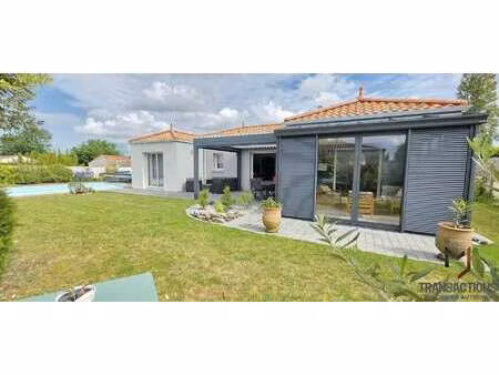 vente maison piscine aux moutiers-en-retz (44760) : à vendre piscine / 130m² les moutiers-