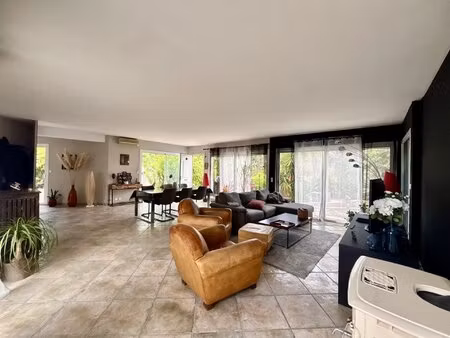 maison avec terrain de 1600m2