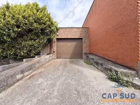 à vendre – entrepôt avec terrain constructible