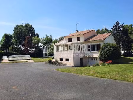 vente maison piscine à fougeré (85480) : à vendre piscine / 168m² fougeré