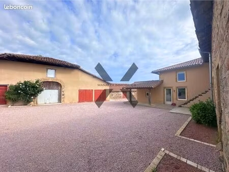 propriété 8 pièces 270 m²