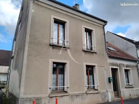 maison de ville 4 pièces 85 m²