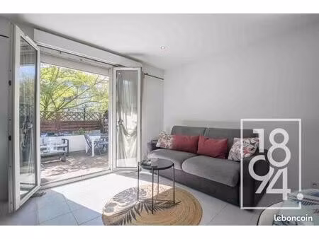 studio 1 pièce 30 m²