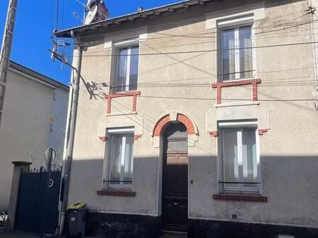 jolie maison refaite à neuve - centre de clermont