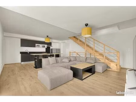 maison 10 pièces 230 m²
