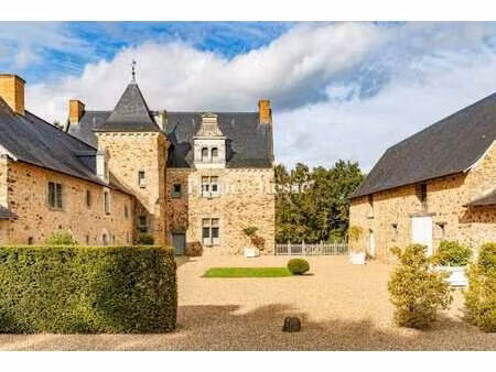 vente maison à château-gontier (53200) : à vendre / 517m² château-gontier