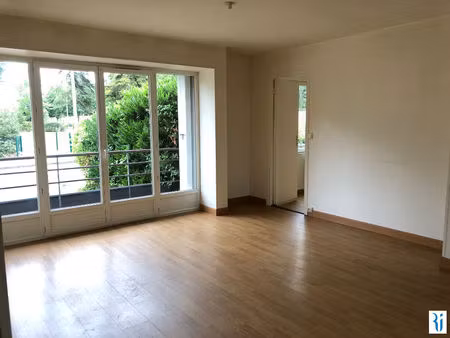 sotteville les rouen / stade sottevillais - f4 de 67 89 m²