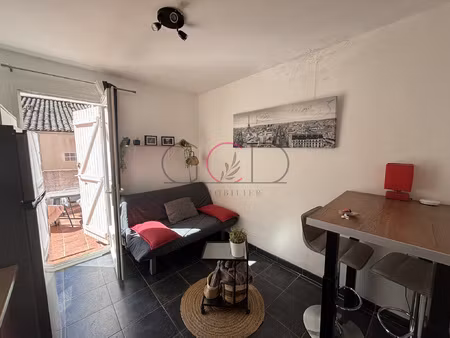 studette meublée de 12.90 m2 - centre ville d'aix-en-provenc