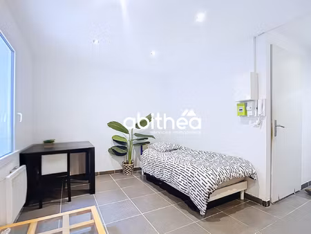 à louer - location meublée - appartement t2 bis - centre vil