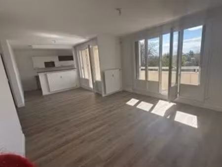 location appartement 3 pièces 67 m² à pont-de-chéruy (38230)