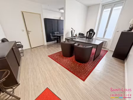 2 locaux professionnel en rdc avec cave et points d'eau