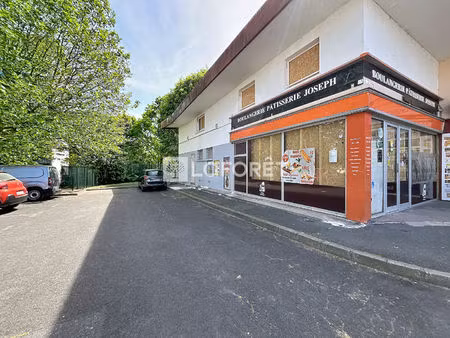 local commercial villejuif 4 pièce(s) 120.77 m2