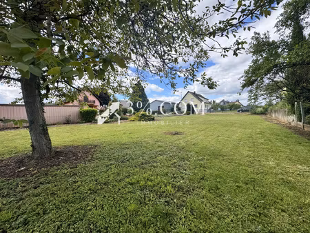 3%com très beau terrain constructible 9 ares