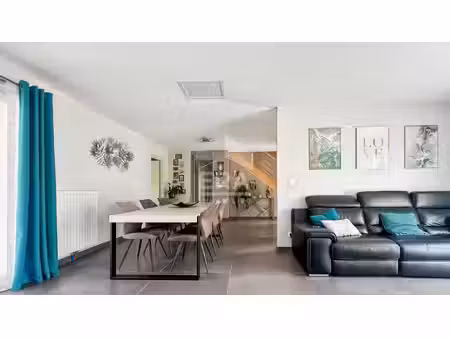 maison récente de 5 pièces avec sous-sol à proximité de reims