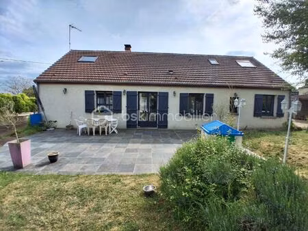 maison traditionnelle de 149 m² à puiseaux