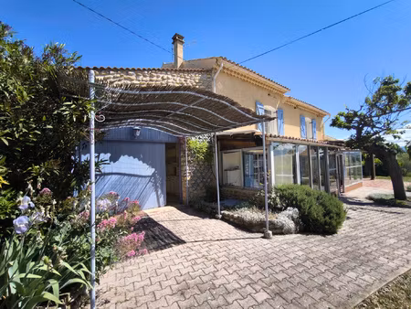 provence tulette. maison de famille 180m2. dependances. parc
