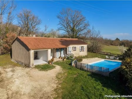 charmante maison de plain-pied avec piscine et vue campagne près de cazals