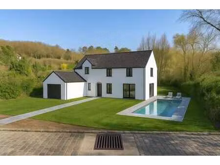 ohain : superbe parcelle de terrain offrant/ poss.120m² sol