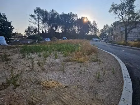 vente terrain 444 m² à peynier (13790)  268 000 €
