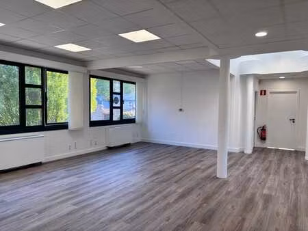 bureaux 207 m² + parking à louer à louvain-la-neuve