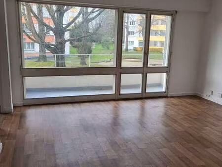 location appartement 2 pièces à nantes (44000) : à louer 2 pièces / 39m² nantes
