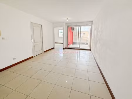 charmant appartement t2 proche fac à saint-denis