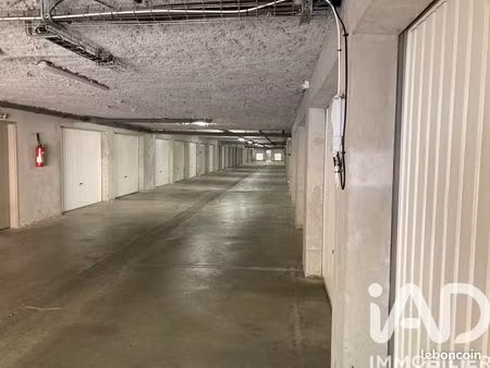 parking/box boujan-sur-libron