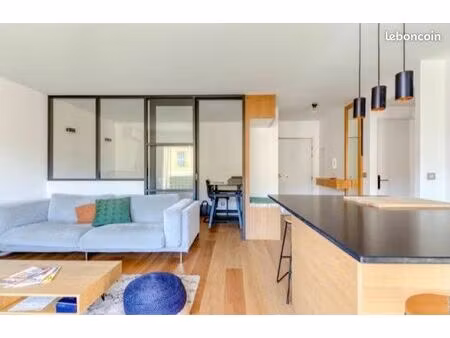 nice port: appartement meublé 3 pièces: 62 m² + terrasse 7 m² – rue barla