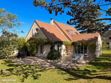 à louer - maison familiale de 6 pièces avec grand jardin à bazemont (78)