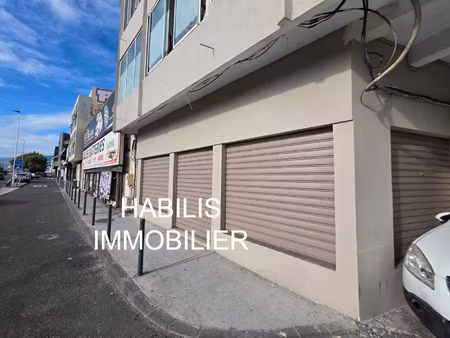 a louer depot / local commercial de 137 13 m2 environ s