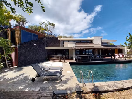 villa t5/6 d'exception pieds dans l'eau 120m2.
