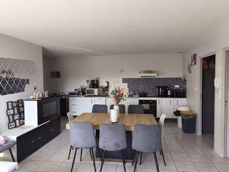 location appartement 3 pièces à saint-christophe-la-couperie (49270) : à louer 3 pièces / 