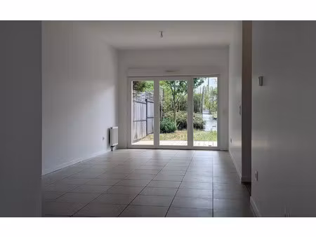 location appartement  72.6 m² t-3 à périgny  836 €