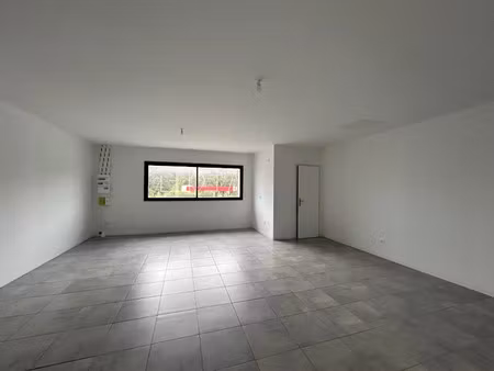 location locaux professionnels 36 m² à saujon (17600)  nan €