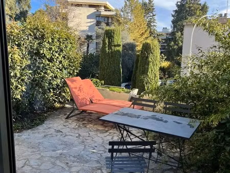 studio vide en rez-de-jardin - nice saint maurice