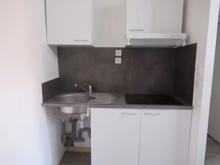 location appartement 2 pièces 32 m² à beziers (34500)  360 €