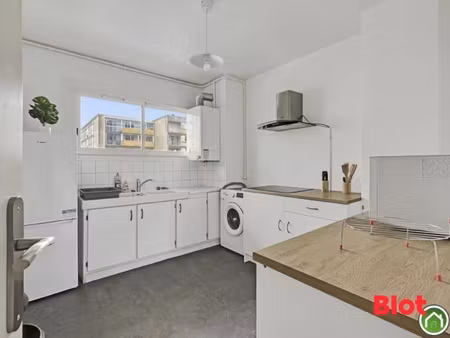 a louer chez blot immobilier - t4 meuble de 79m² - bellevue