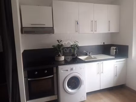 location appartement 1 pièce 28 m² à beaucaire (30300)