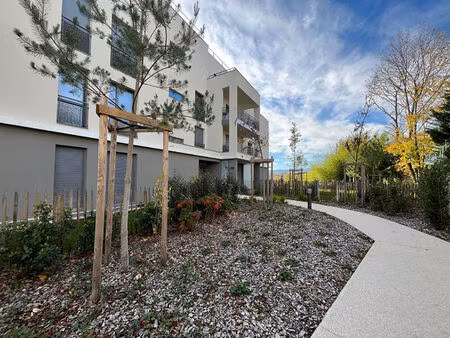 ilex - appartement 2 pièces 44m² avec loggia et parking - francheville