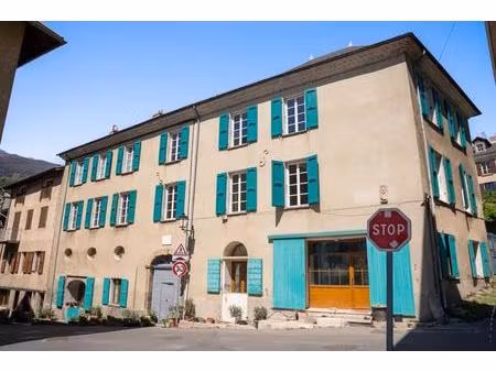 référence : 6707-mbe - immeuble historique // 400m² +combles + annexes
