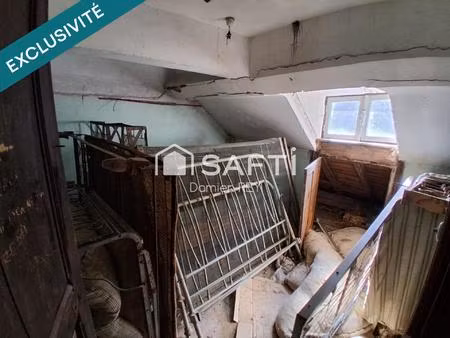 ensemble de 3 anciennes chambres de bonnes  soit environ 50m² au sol  au 4ème étage