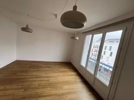 4 pieces avec cave et garage - route de vannes