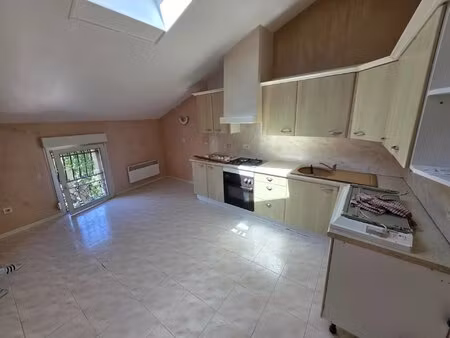 appartement t2 bis saint-quentin-la-poterie