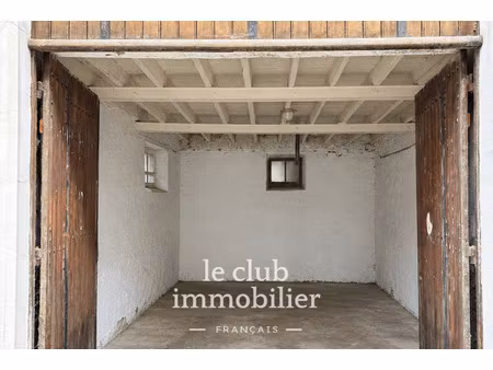 garage xxl / atelier / stockage en hyper-centre – 43 m²