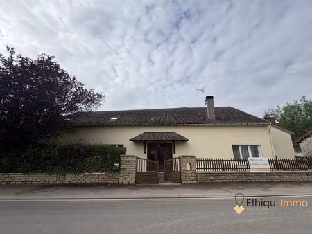maison individuelle avec chambre de plein pied + dépendances et